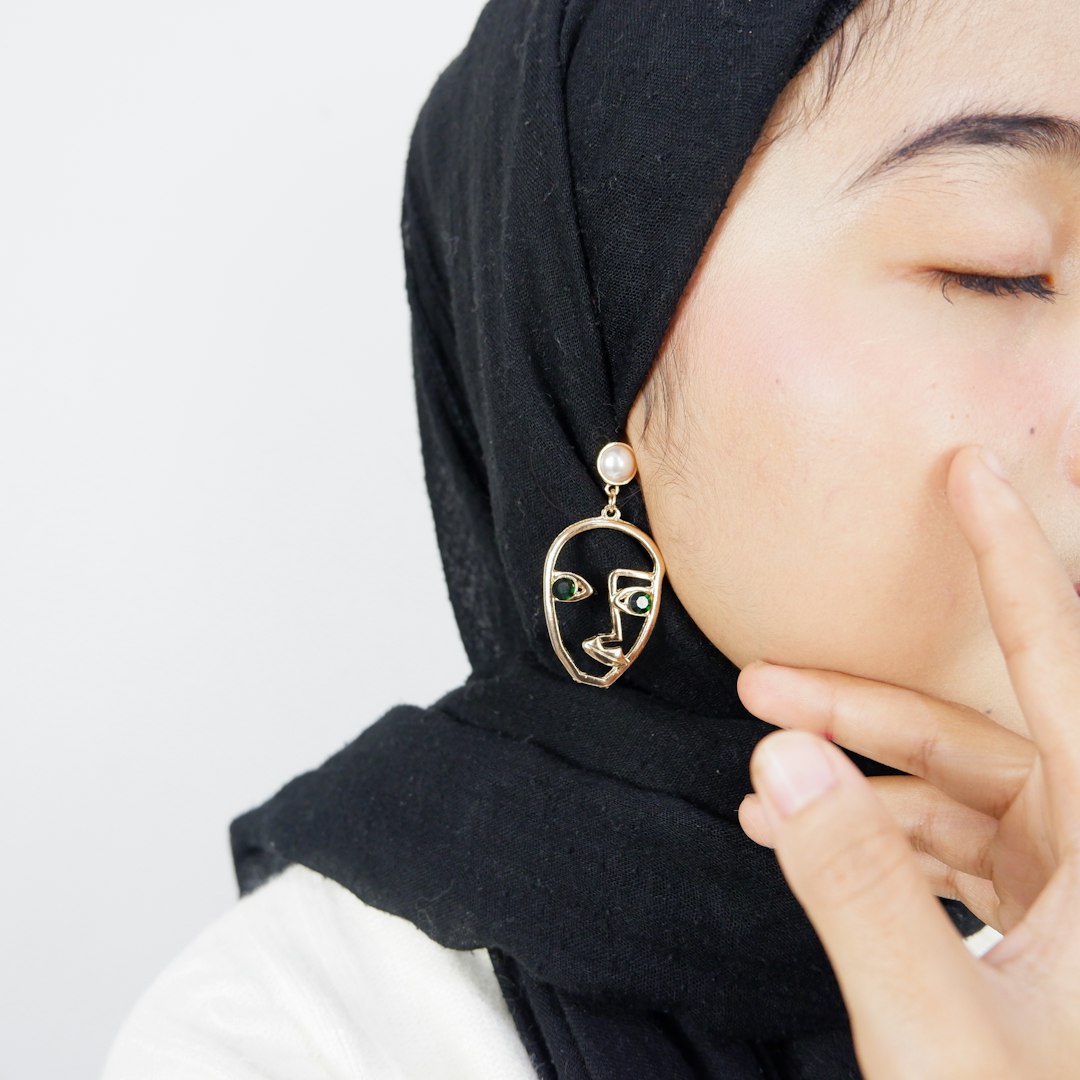 Sculptural gold jewelry set - Maison Lyra accessories